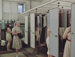 Moskva Slezam Ne Verit (1979) ep01 002-012.jpg