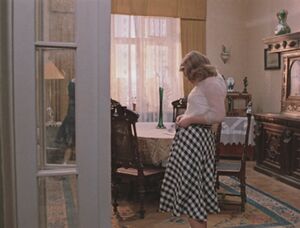 Moskva Slezam Ne Verit (1979) ep01 005-040 Irina Muravyova.jpg