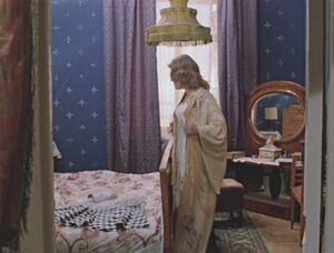 Moskva Slezam Ne Verit (1979) ep01 005-019 Irina Muravyova.jpg