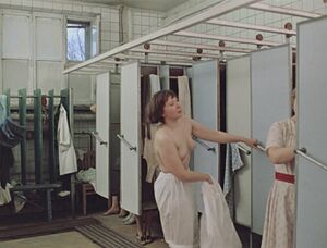 Moskva Slezam Ne Verit (1979) ep01 002-006.jpg