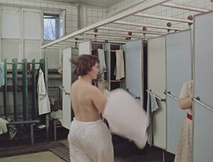 Moskva Slezam Ne Verit (1979) ep01 002-003.jpg