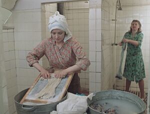 Moskva Slezam Ne Verit (1979) ep01 004-003.jpg