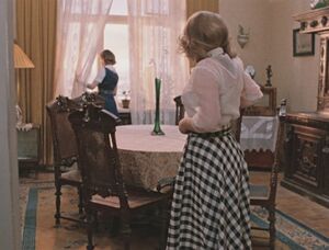 Moskva Slezam Ne Verit (1979) ep01 005-043 Irina Muravyova.jpg