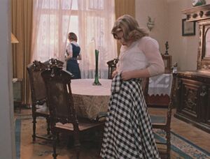 Moskva Slezam Ne Verit (1979) ep01 005-042 Irina Muravyova.jpg