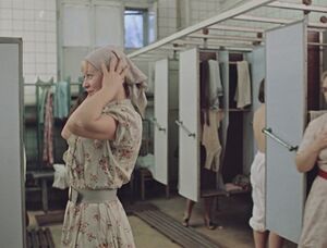 Moskva Slezam Ne Verit (1979) ep01 002-014.jpg