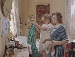 Moskva Slezam Ne Verit (1979) ep01 003-020 Irina Muravyeva.jpg